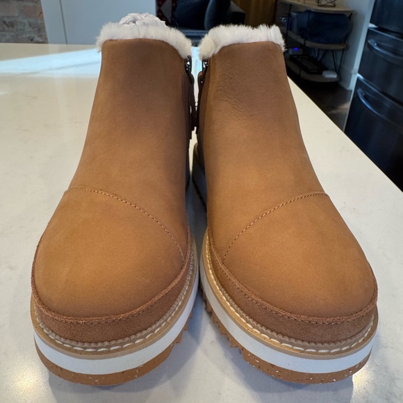 TOMS Marlo Size 8 - Picture 2 of 4